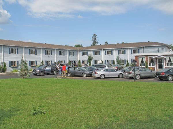 Super 8 by Wyndham Pembroke Hotel Eksteriør billede